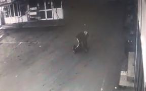 Poliția din Dâmbovița, dată peste cap de un bărbat beat criță. Credea că a fost lovit de o mașină