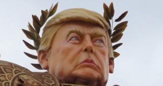 Paradă satirică la carnavalul din Viareggio, Italia