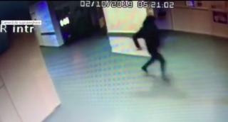 Un individ a jefuit vestiarul asistentelor de la Spitalul Judeţean Arad (Video)