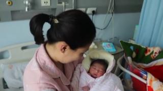 Măsură dură în China: cuplurile vor fi taxate până când vor avea doi copii