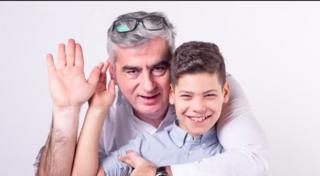 Un bărbat din Mureş, care suferă de vitiligo, demonstrează că frumuseţea nu ţine cont de nicio afecţiune