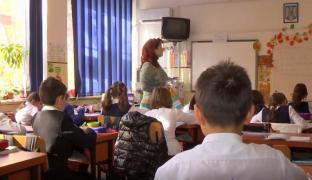 Scandal pe alocații, în Parlament. Cât vor primi lunar copiii, în funcție de vârstă