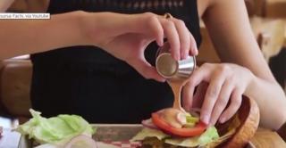 Burgerii vegani sunt mai nesănătoşi decât cei făcuţi din carne