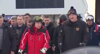 Vladimir Putin l-a invitat pe omologul din Belarus la schi, pentru a discuta divergenţele dintre ei