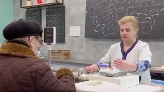 O universitate din Cluj face provit prin vânzarea de mezeluri