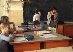 Viitorul an şcolar începe cu daruri de la Ministerul Educaţiei. Ce primesc elevii