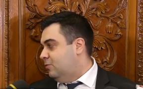 Răzvan Cuc, ministrul fără realizări, s-ar putea întoarce în funcţie