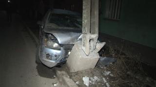 Băiatul de 14 ani care a lovit mașina poliției în Rădăuți și și-a făcut praf automobilul a reușit să fugă