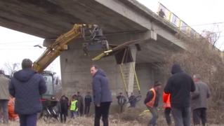Bucăţi din podul din Ploieşti care leagă DN1 şi DN1 B s-au prăbuşit