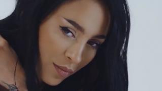 Ruby a lansat o nouă melodie, "Toarnă", pe ritmuri tribale