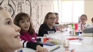 Atelierele creative pentru copii, noul trend printre părinţi