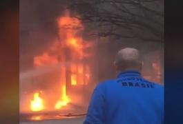 Incendiu puternic la parterul unui bloc din Arad