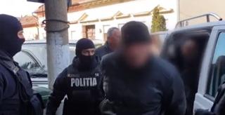 Asasinii afaceristului din Vrancea, prinşi în vamă, au negat acuzaţiile: "Mă duceam să-mi caut de muncă"
