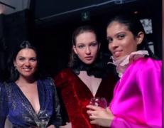 Românca Rhea Costa a prezentat colecţia toamnă-iarnă a anului 2019-2020, la săptămâna modei de la Milano.