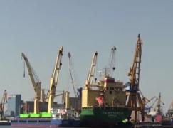 Trei marinari români au fost sechestrați de piraţi în apropiere de Nigeria