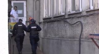 Cinci medici ortopezi de la Spitalul Judeţean Neamţ au fost reţinuţi pentru luare de mită