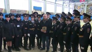 Vladimir Putin, călare pe cal alături de șase polițiste