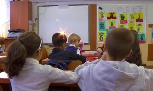 Schimbări majore în învățământ, conform unui proiect votat în Parlament