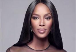 Naomi Campbell, cuceritoare și la 50 de ani. Modelul ar fi flirtat cu rapperul Drake