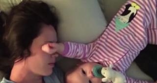 Lipsa somnului le poate crea grave probleme proaspetelor mămici