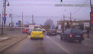 Accident teribil cu o ambulanţă în misiune, la Iaşi. Totul a fost filmat
