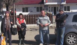 Scandal după ce microbuzul cu elevi din Vaslui a fost sechestrat de poliție, iar șoferul încătușat