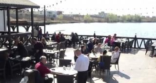 Vremea frumoasă a scos bucureștenii la pescuit și echitație