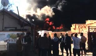 Incendiu uriaş la un depozit de materiale de construcţii din Baloteşti