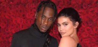 Rapperul Travis Scott vrea să o ceară în căsătorie pe Kylie Jenner