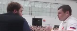 În Siberia a avut loc campionatul de dat palme