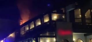 Bucătăria unui restaurant din Râmnicu Vâlcea a luat foc. 60 de clienţi au fost evacuaţi