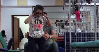 Vreau să ajut! Francesca are nevoie de ajutor pentru a putea merge (Video)