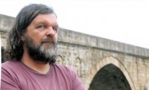 Regizorul Emir Kusturica, anchetat în România, după ce a fost prins cu 25 de gloanţe în bagaje