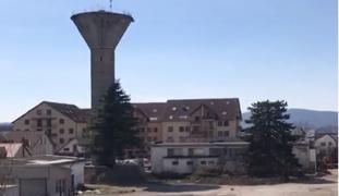 Fostul turn de apă de la marginea Bistriţei a fost aruncat în aer