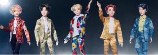 Membrii trupei K-Pop BTS au păpușile lor
