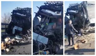 Şofer român de TIR strivit în cabină, ieşit prin parbriz, în Italia, plânge şi se roagă: "Scoteţi-mă, scoteţi-mă!" (video)