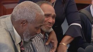 Condamnați pe nedrept pentru crimă, doi nevinovați au fost eliberați după 43 de ani de închisoare