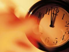 Se schimbă ora. În această noapte dăm ceasul înainte şi vom trece oficial la ora de vară