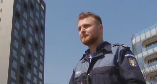 Misiunile poliţiştilor, supravegheate video. Agenții vor purta camerele pe uniformă