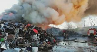 Incendiu în Portul Galați, în zona docurilor. Pompierii au intervenit