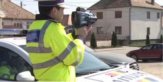 Sute de radare pe şoselele din ţară. Polițiștii au ieșit la vânătoare de vitezomani (Video)