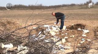 Mii de documente oficiale găsite la groapa de gunoi, într-o comună din Mehedinţi