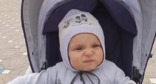 Mâncare gătită sau mâncare la borcan: care e alegerea sănătoasă pentru copii