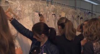 Goană după rochii de mireasă la târgul de nunți din București. Cea mai ieftin, 29 de lei