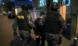 Război între două clanuri interlope, în Bucureşti, după ce o fată a refuzat să se mărite