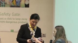 Jucăriile românești îi sperie pe oficialii Uniunii Europene: ”Mă duc să mă spăl pe mâini”