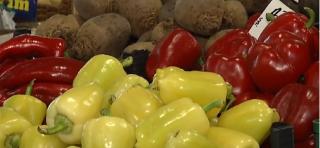 Comoditatea îi împinge pe români să cumpere de la cel mai apropiat magazin