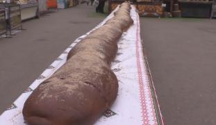 Cozonac de post de 10 metri, în Parcul Național din București