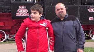 Vreau să ajut! Povestea lui Andrei, băiatul care s-a născut cu o boală degenerativă