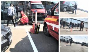 Bătaie sângeroasă cu săbii şi bâte între zeci de tineri, în parcarea unui magazin din Balş (Video)